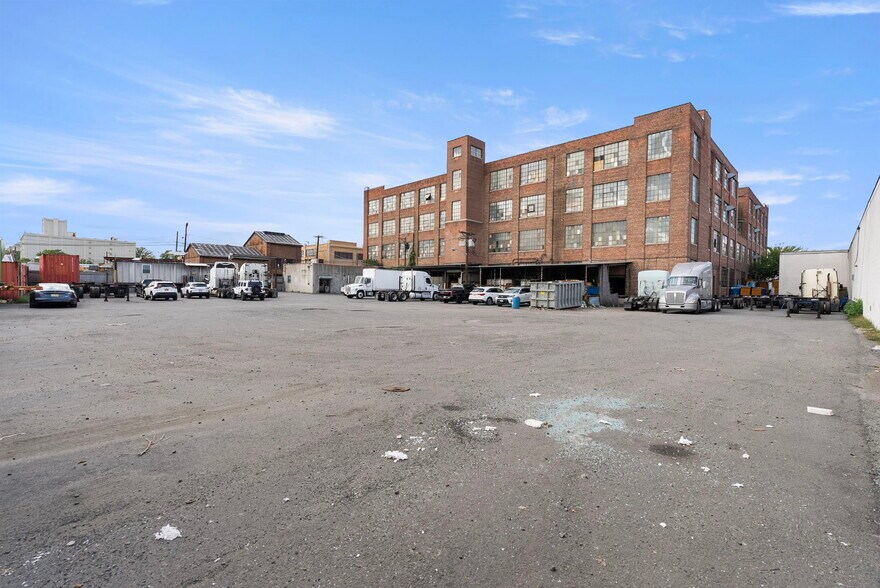 More Photos Of 310 Sherman Ave, Newark Warehouse For Sale