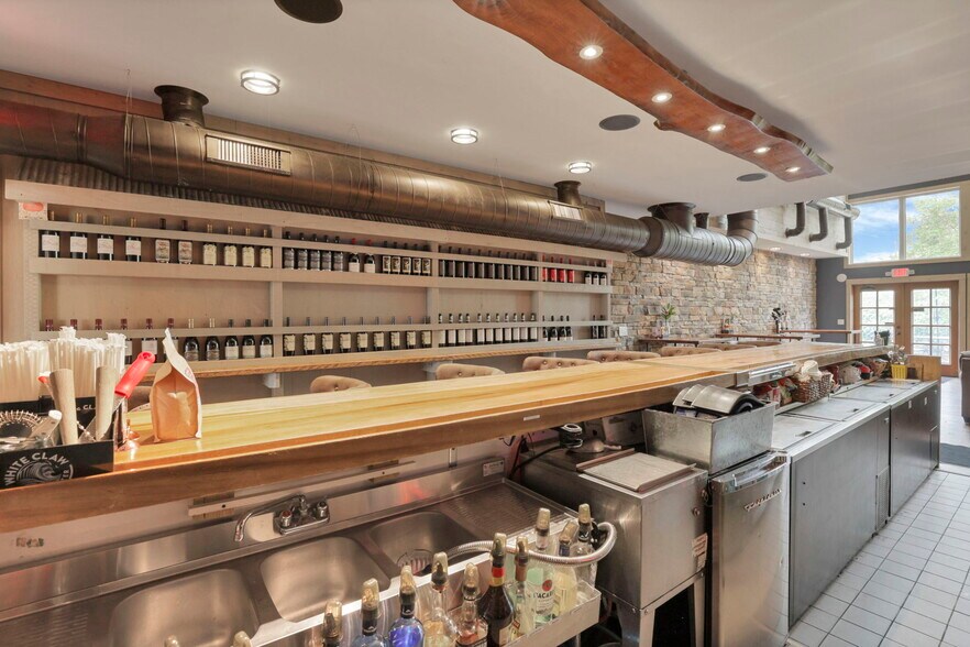 More Photos Of 14675 Zion Rd, Thornville Restaurant For Sale