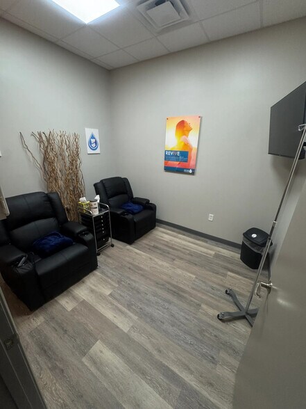 More Photos Of 355 E Brannon Rd, Nicholasville Storefront Retail Office For Lease