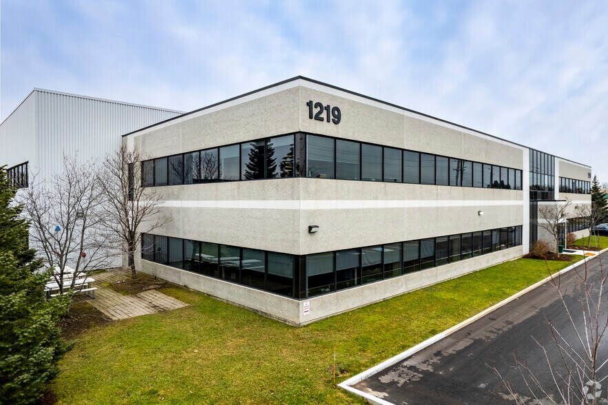 Primary Photo Of 1219 Corporate Dr, Burlington Manufacturing For Lease