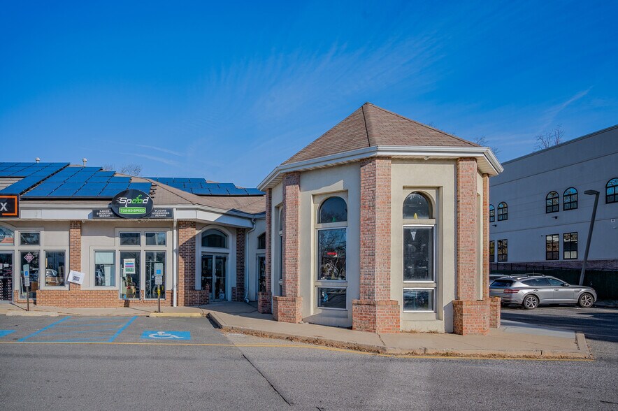 More Photos Of 605 E County Line Rd, Lakewood Unknown For Lease