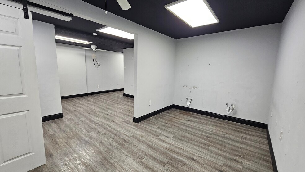 More Photos Of 624 S Bryan Belt Line Rd, Mesquite Flex For Lease