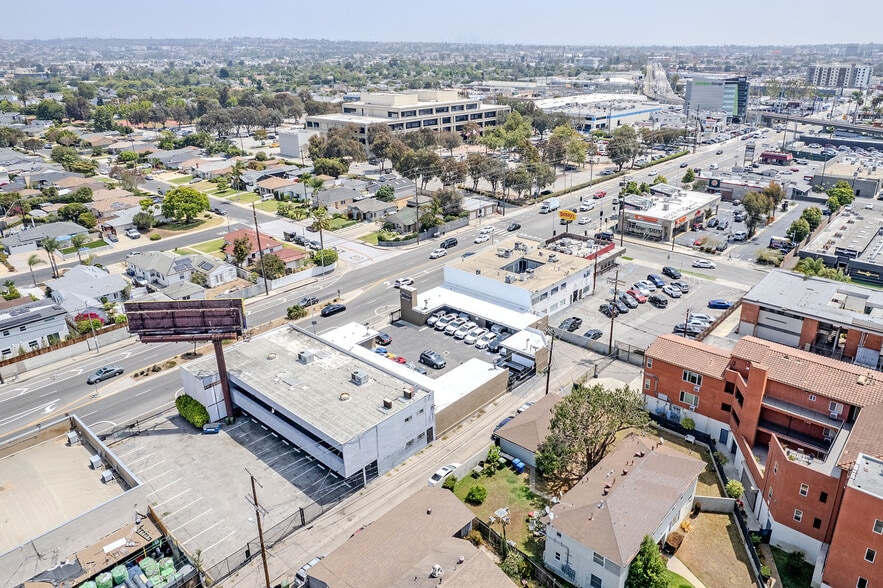 More Photos Of 5716 W Manchester Ave, Los Angeles Office For Sale