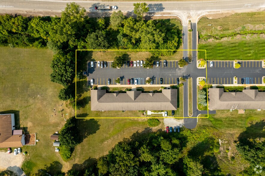 More Photos Of 1100 Torrey Rd, Fenton Medical For Lease