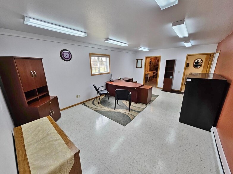More Photos Of 314 1st St NE, Rugby Light Distribution For Sale