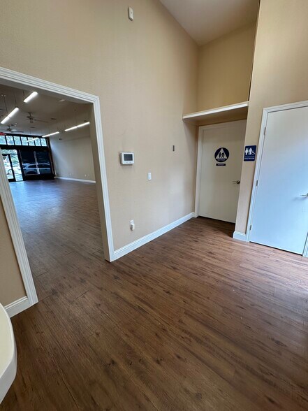 More Photos Of 218-220 W Harding Way, Stockton Storefront For Lease