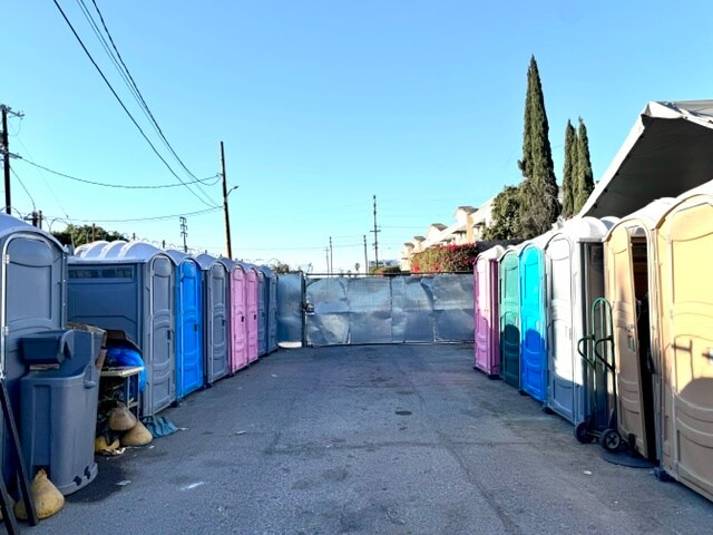 More Photos Of 3001 Delay Dr, Los Angeles Land For Lease