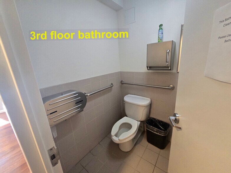 More Photos Of 7115 Northern Blvd, Jackson Heights Office For Sale