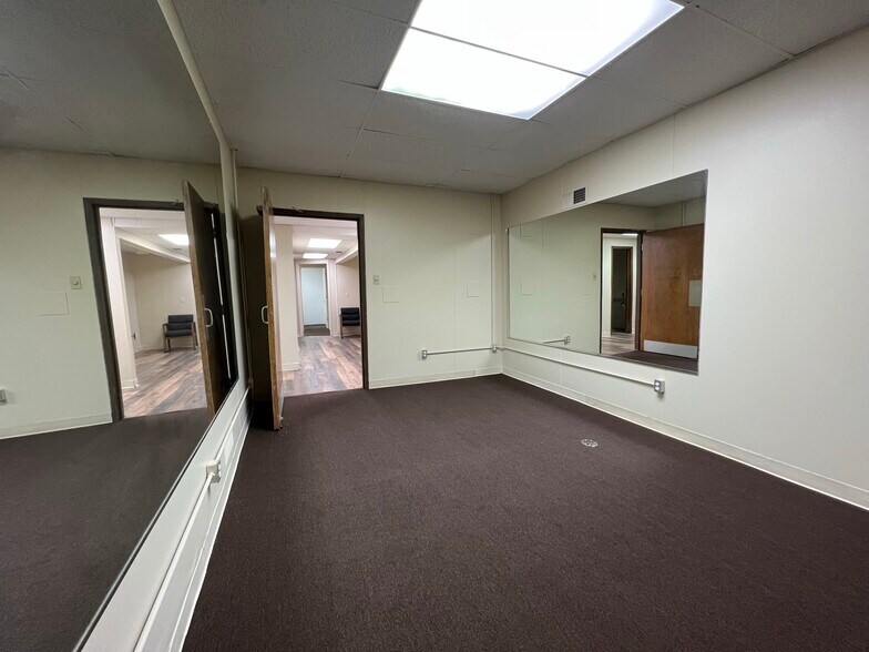 More Photos Of 2710 W Court St, Flint Office For Sale