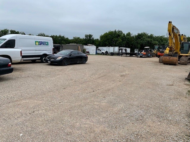 More Photos Of 206 Shelby Rd, Everman Warehouse For Sale