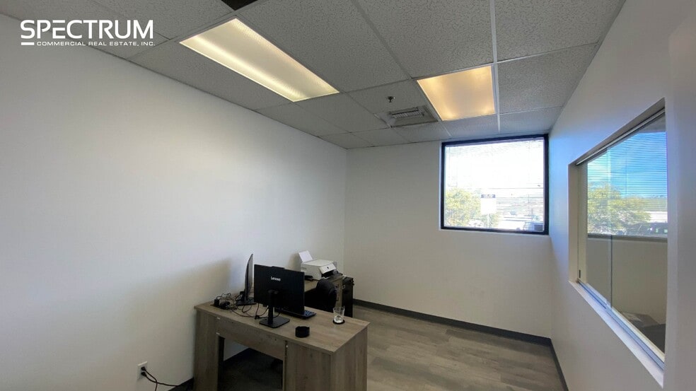 More Photos Of 26470 Ruether Ave, Santa Clarita Warehouse For Lease