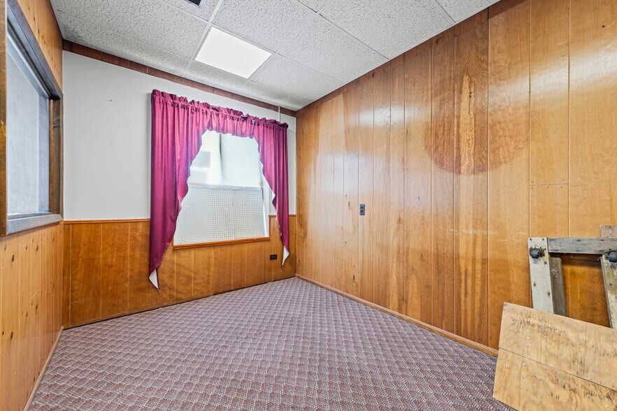 More Photos Of 3103 Lapeer Rd, Port Huron General Retail For Sale