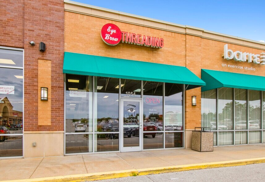 More Photos Of Manchester Rd, Saint Louis Unknown For Lease