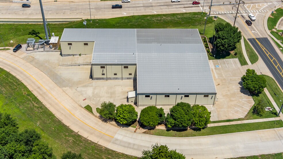 More Photos Of 2451 Van Buren St, Norman Warehouse For Sale