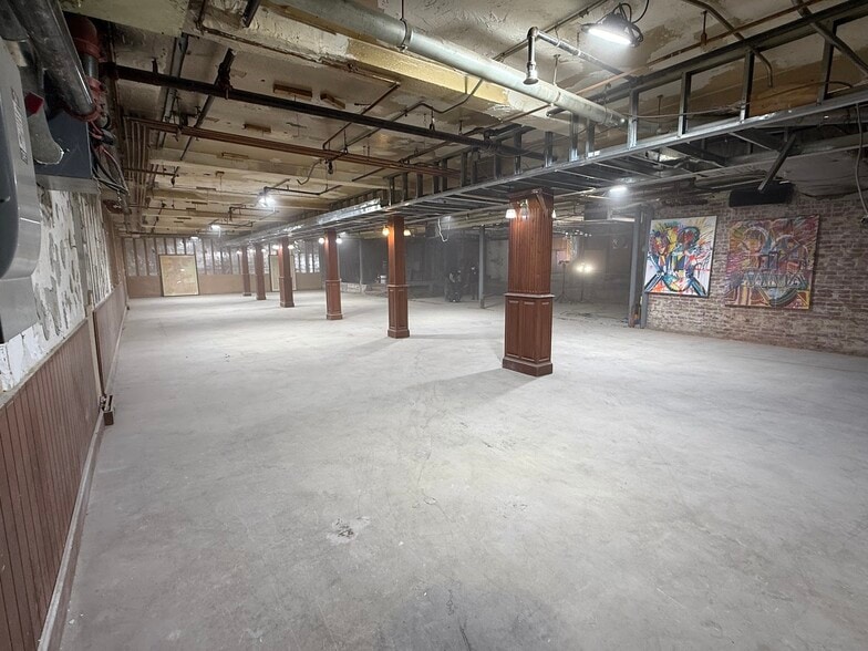 More Photos Of 345A Washington St, Brighton Storefront Retail Office For Lease