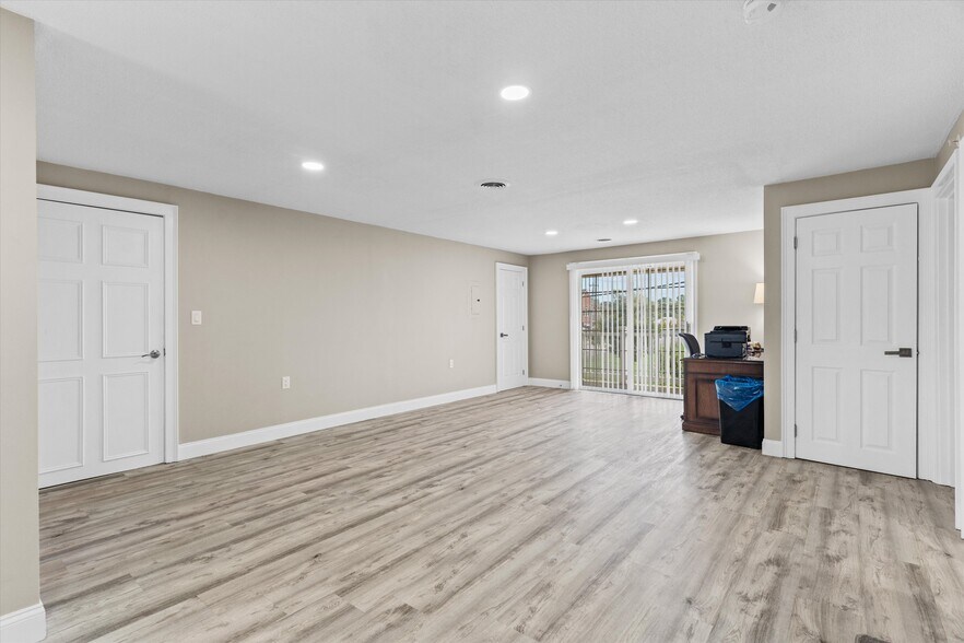 More Photos Of 47 Chelmsford St, Chelmsford Storefront Retail Residential For Sale