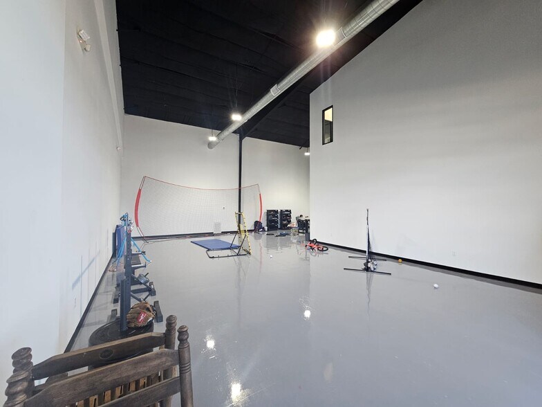 More Photos Of 32502 Tamina Rd, Magnolia Office For Lease