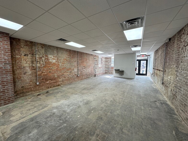 More Photos Of 130 Person St, Fayetteville Storefront Retail Office For Lease