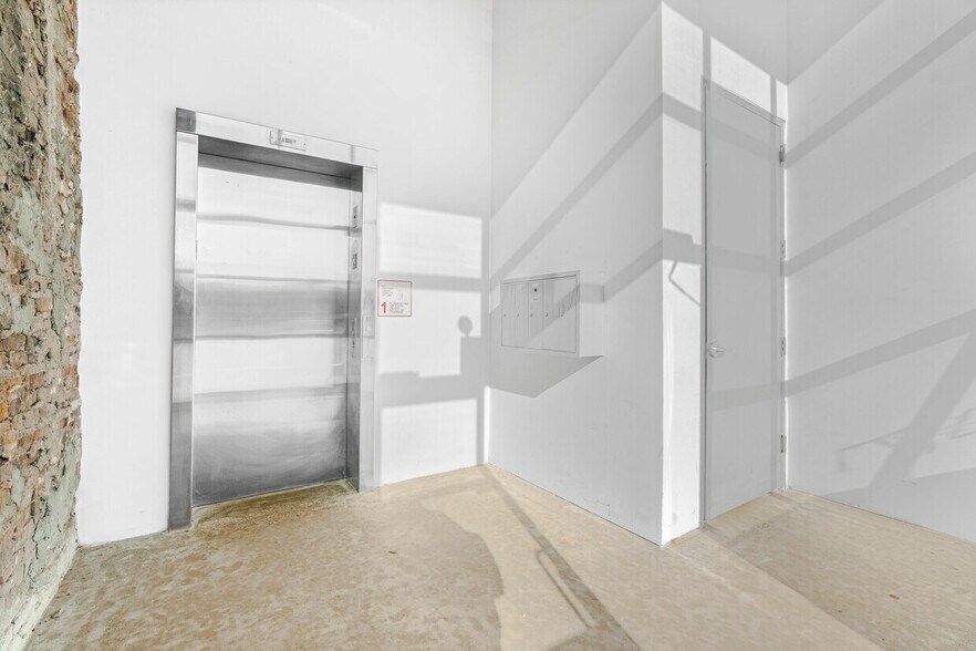 More Photos Of 573-575 Sackett St, Brooklyn Loft Creative Space For Lease