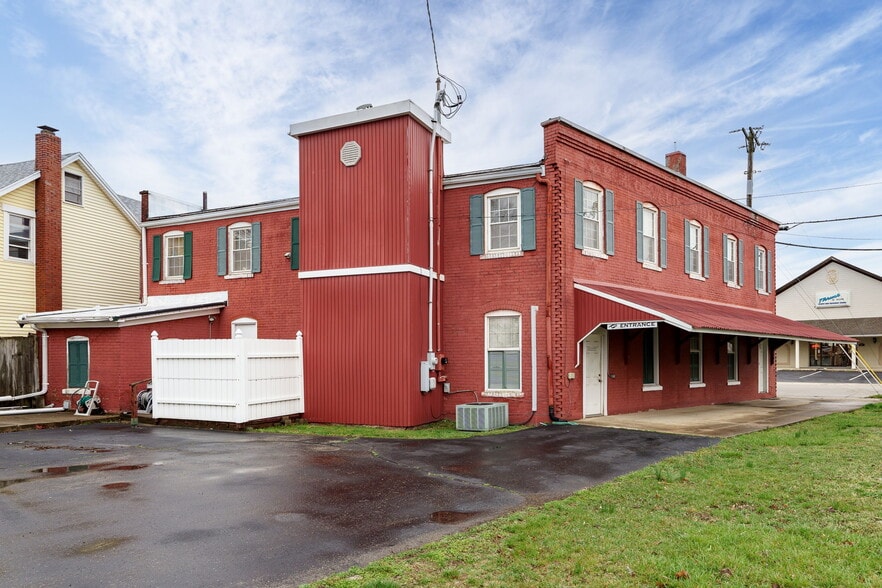 More Photos Of 46 Jefferson St, Brookville Storefront Retail Residential For Sale