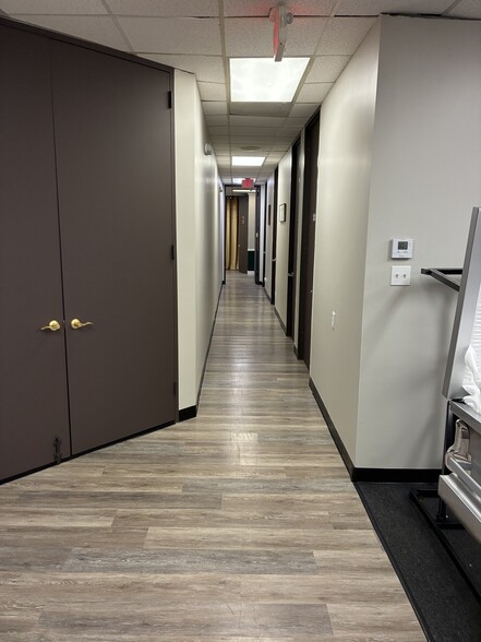 More Photos Of 6677 Rookin St, Houston Storefront Retail Office For Sale