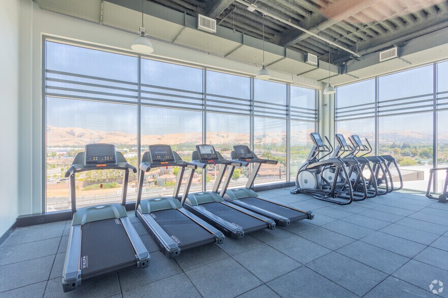 More Photos Of 730-750 E Capitol Ave, Milpitas Apartments For Lease