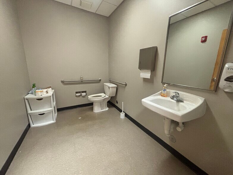More Photos Of 1575 Montgomery Hwy, Vestavia Hills Medical For Lease