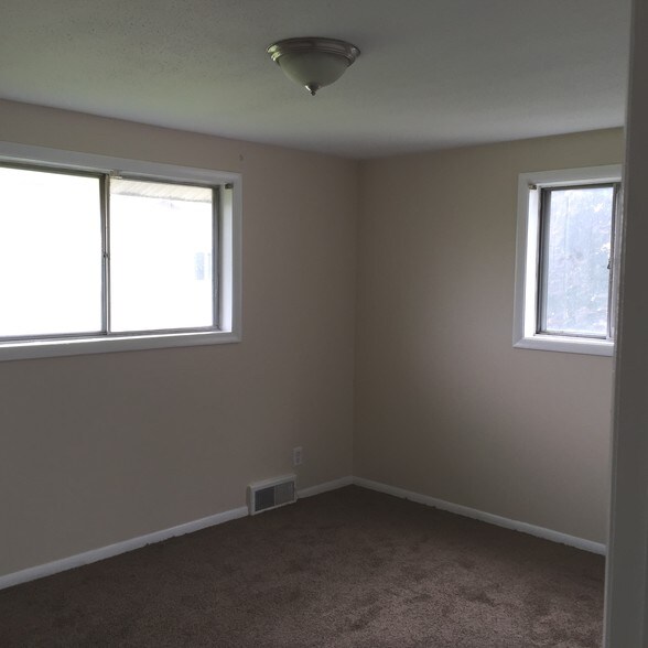 More Photos Of 4973-5271 Tuscarora Rd, Niagara Falls Apartments For Sale