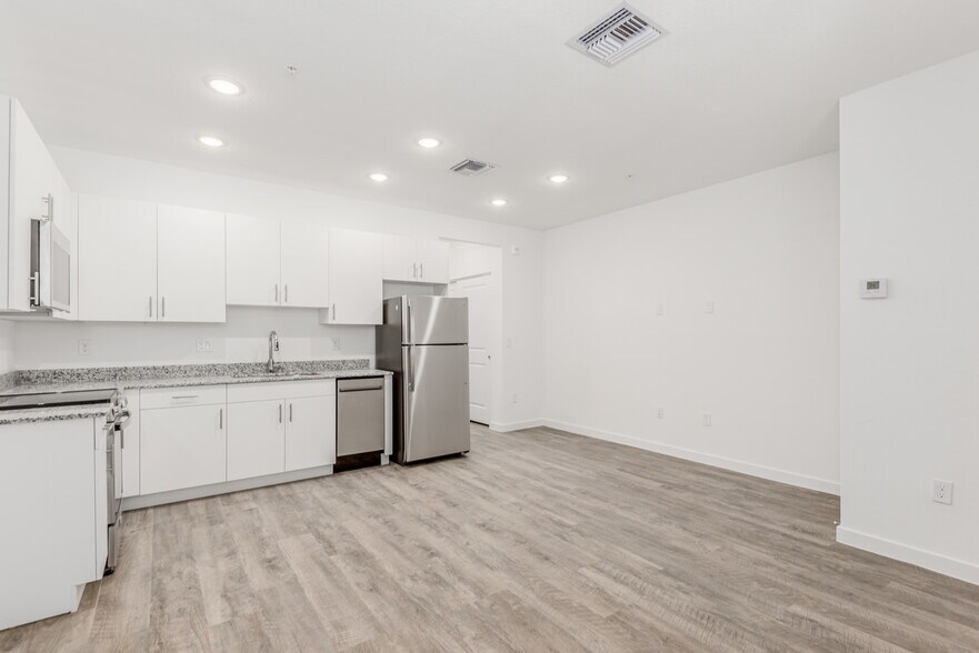 More Photos Of 1010 Dakota Dr, Jupiter Apartments For Lease