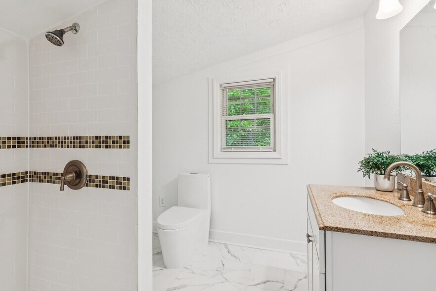 More Photos Of 375 Deerfield Dr, Dahlonega Multifamily For Sale