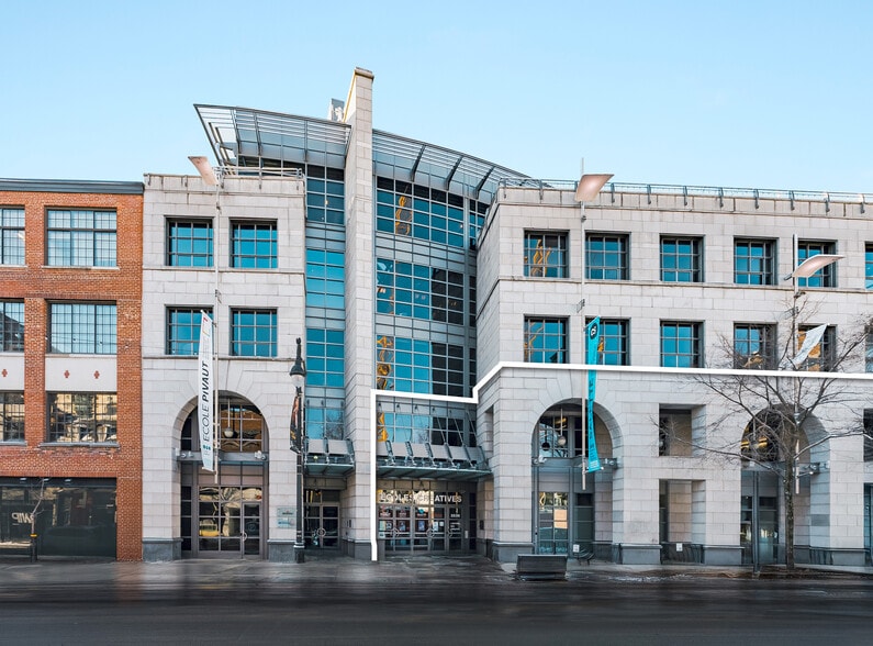 Primary Photo Of 3536 Boul Saint-Laurent, Montréal Office For Sale