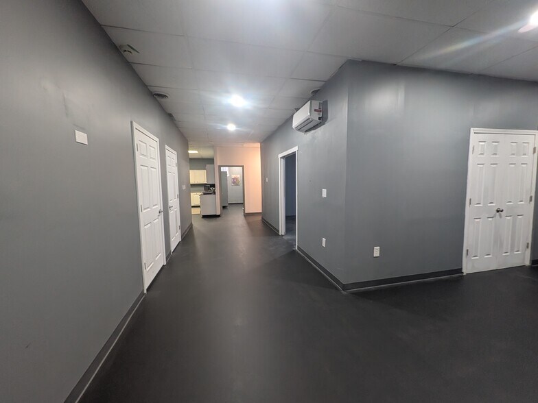 More Photos Of 13137 Wornall Rd, Kansas City Office For Sale