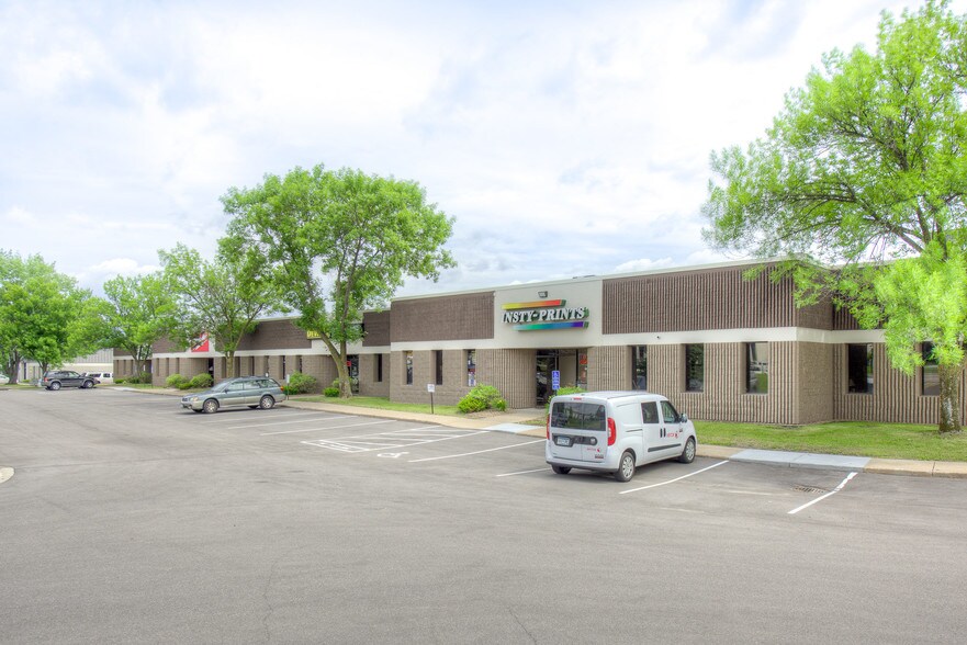 More Photos Of 9901-9927 Valley View Rd, Eden Prairie Showroom For Lease
