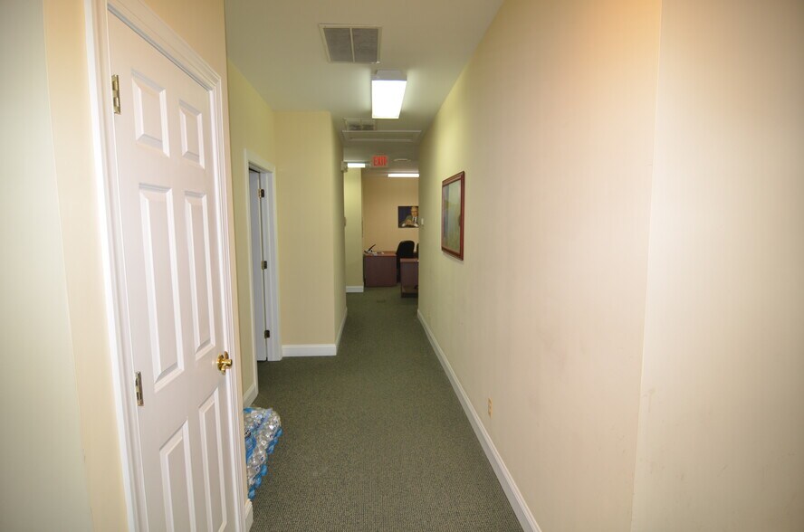 More Photos Of 4 Walter E Foran Blvd, Flemington Office For Sale
