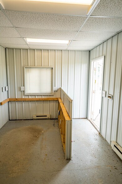 More Photos Of 1067 N Mission Rd, Mount Pleasant Self Storage For Sale