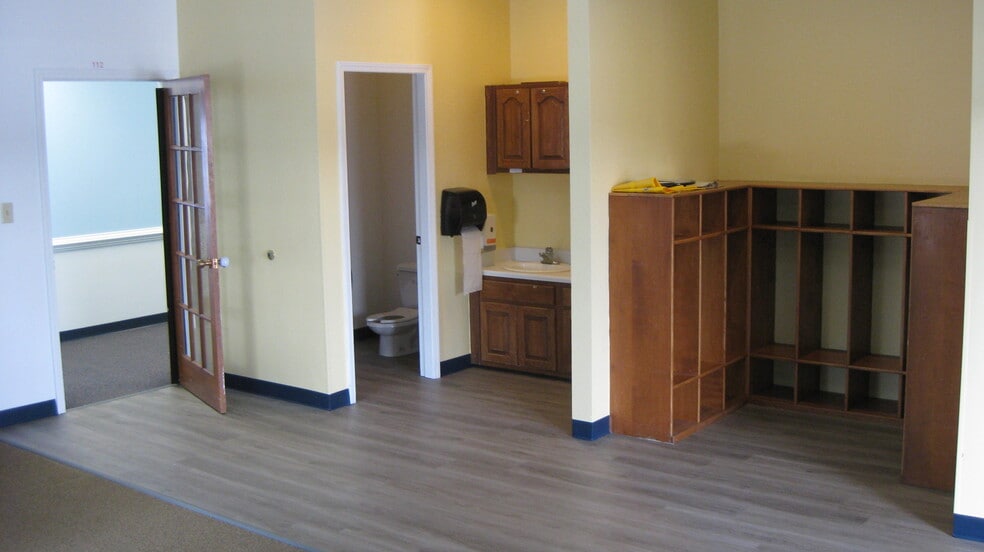 More Photos Of 14621 Amstutz Rd, Leo Daycare Center For Lease