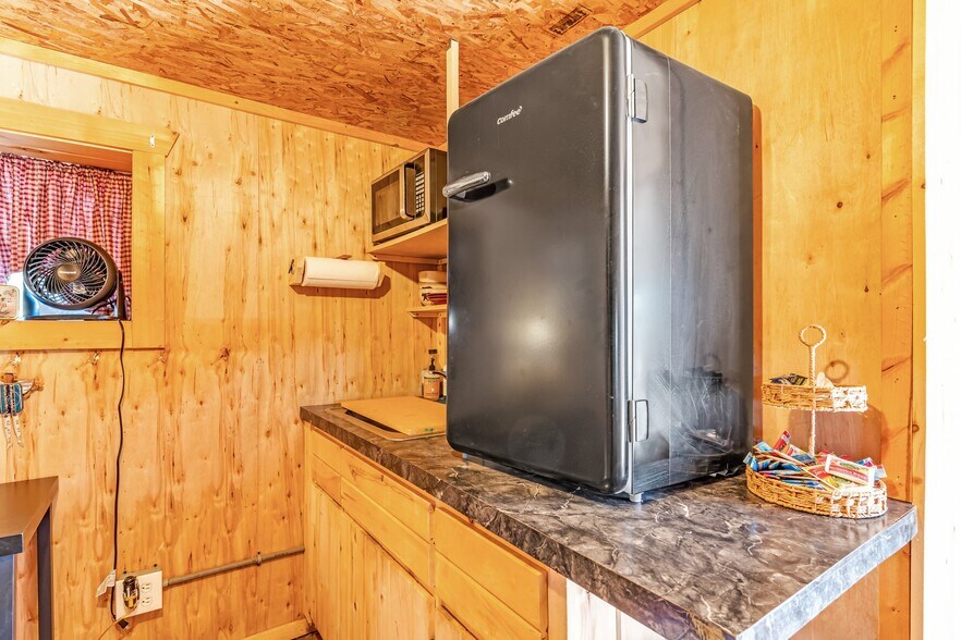 More Photos Of 39 County Road 3A, Canon City Storefront For Sale