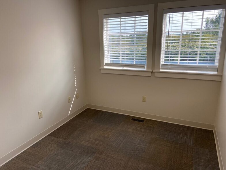 More Photos Of 510 Main St, Gorham Office For Lease