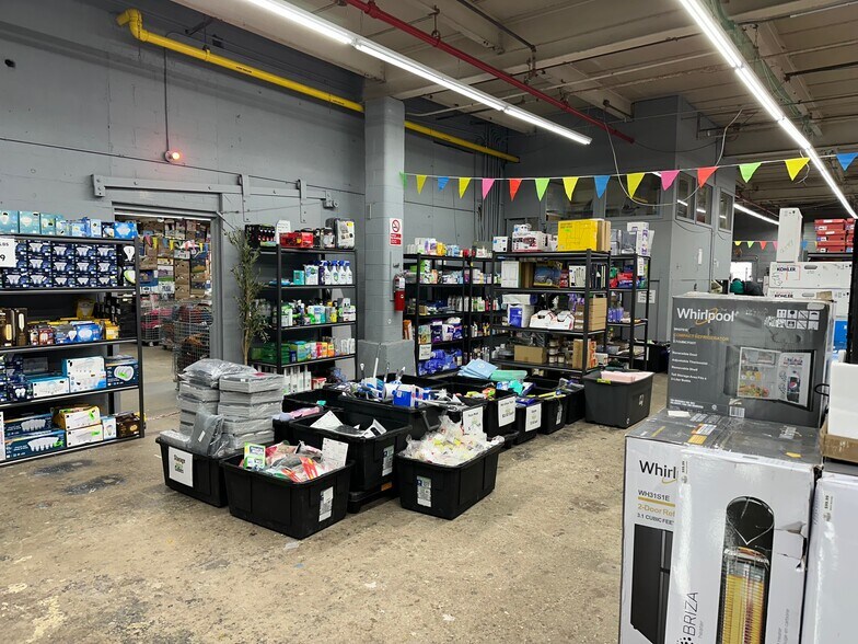 More Photos Of 2910 20th Ave, Astoria Warehouse For Lease