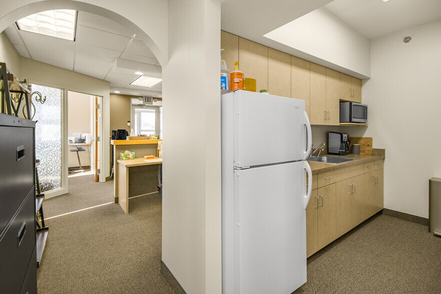 More Photos Of 4641-4671 White Bear Pky, White Bear Lake Office Residential For Sale