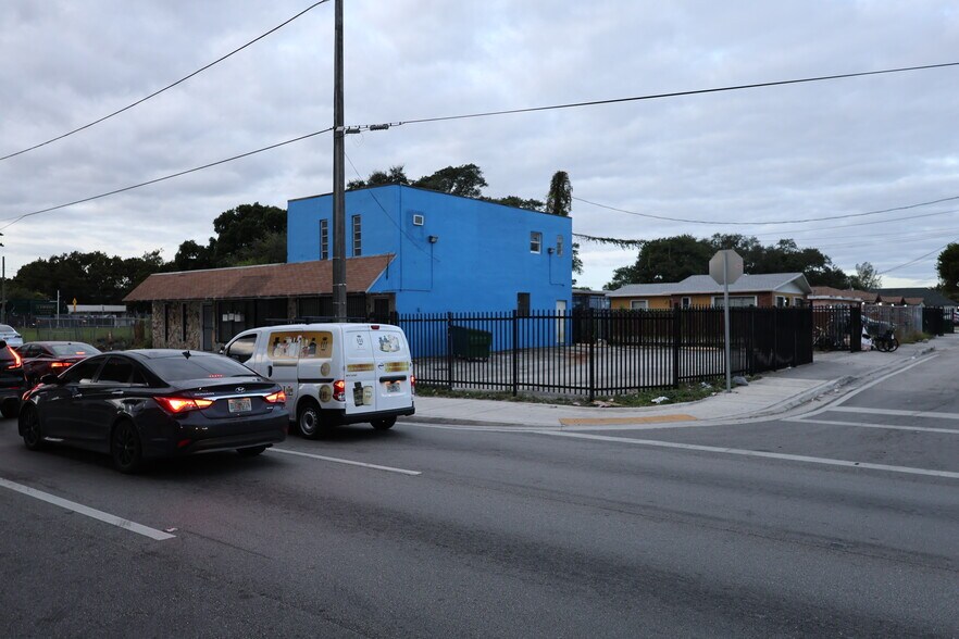 More Photos Of 4634 NW 27th Ave, Miami Freestanding For Lease