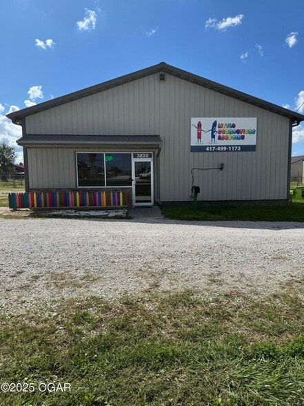 Primary Photo Of 3820 E 20th St, Joplin Specialty For Sale