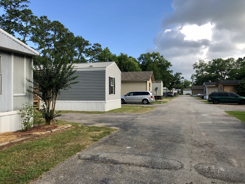 More Photos Of 3510 Fox Dr, Baytown Manufactured Housing Mobile Home Park For Sale