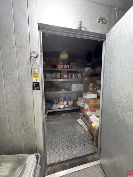 More Photos Of 1320 E Main St, Meriden Restaurant For Sale