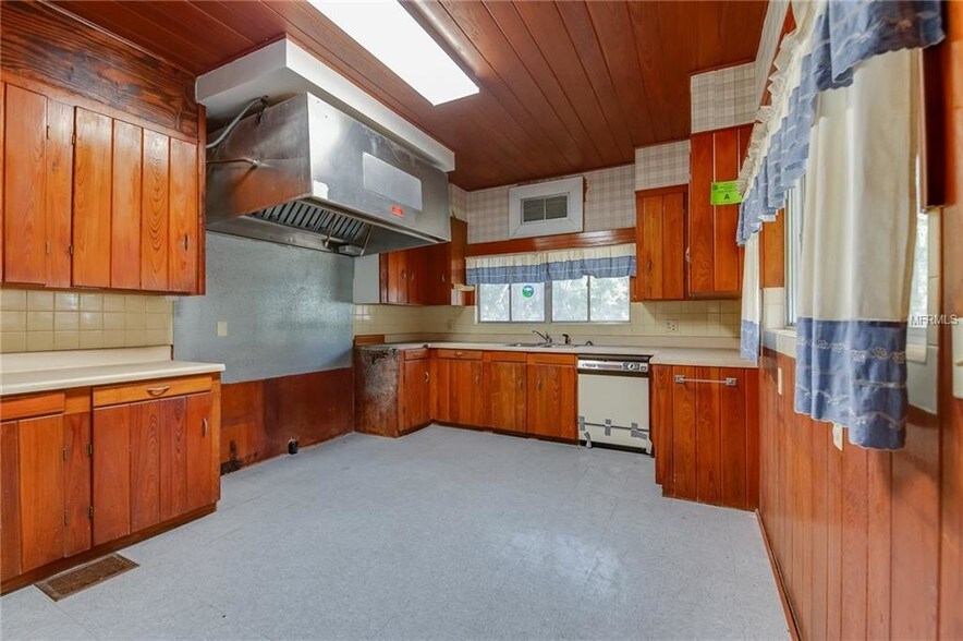 More Photos Of 38022 River Rd, Dade City Medical For Sale