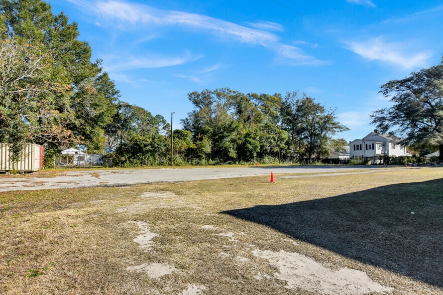 More Photos Of 920 N 6th St, Wilmington Religious Facility For Sale