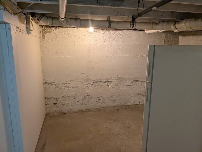 More Photos Of 585 Broadway, Kingston Storefront Retail Office For Lease