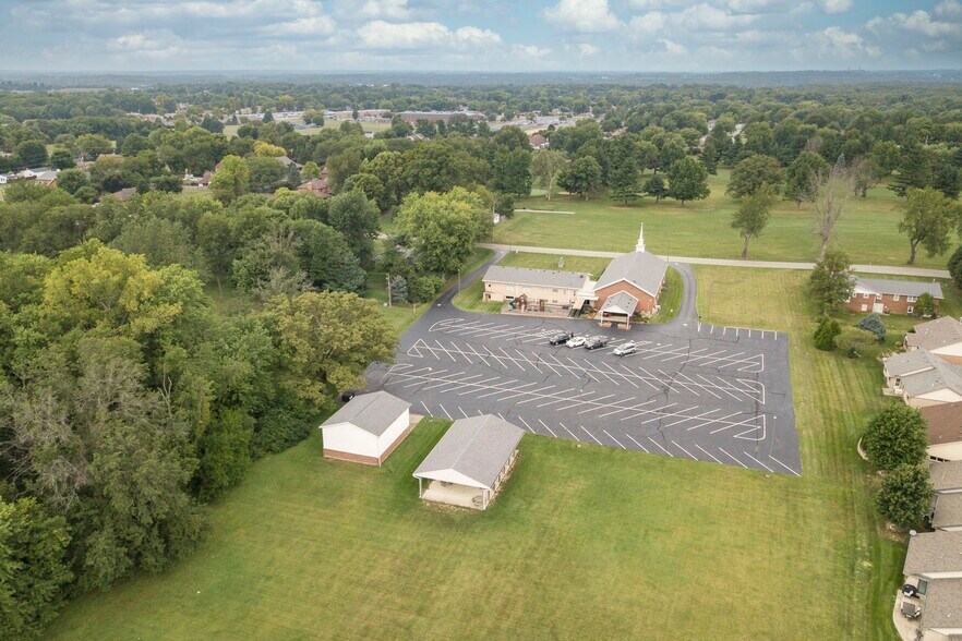 More Photos Of 733 Country Club Dr, Xenia Religious Facility For Sale