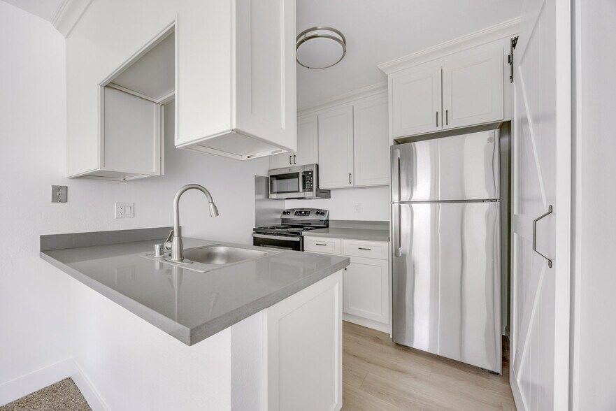 More Photos Of 1700 E Tabor Ave, Fairfield Apartments For Sale