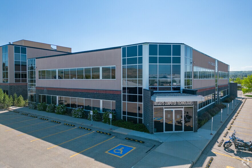 More Photos Of 1111 57th Ave NE, Calgary Office Residential For Sale